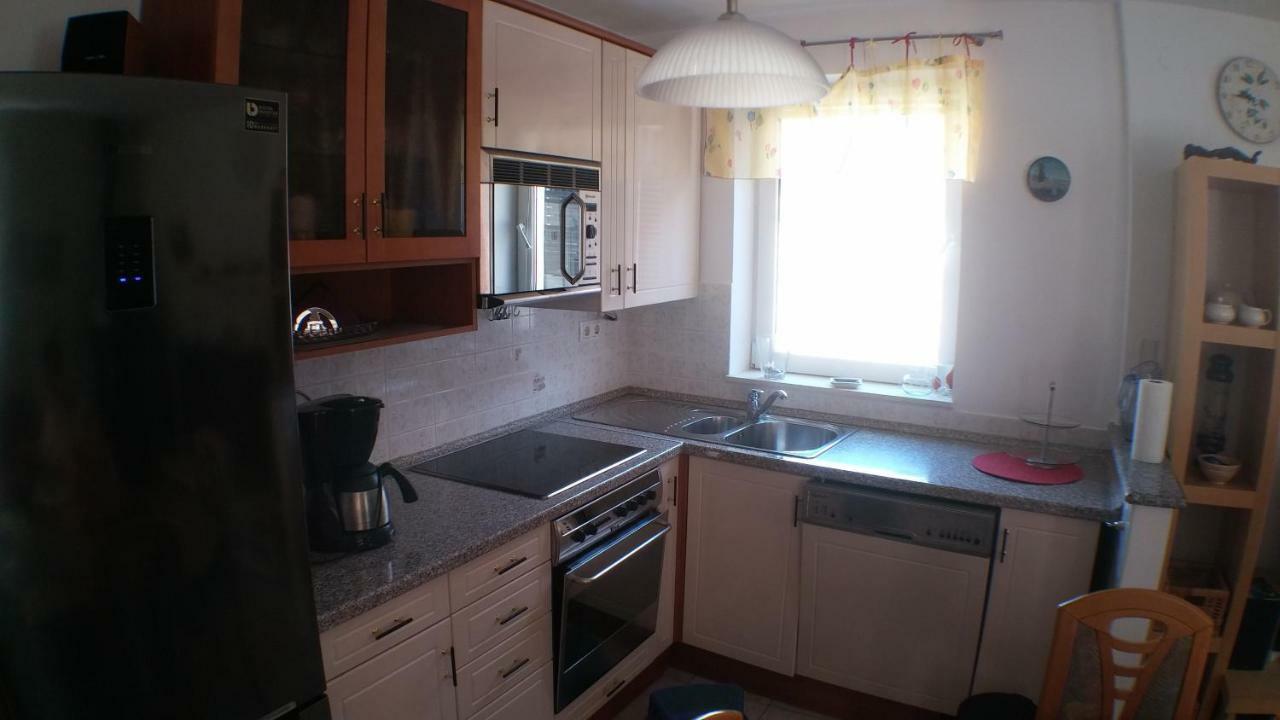 אומיס Apartments Iva Und Franka מראה חיצוני תמונה